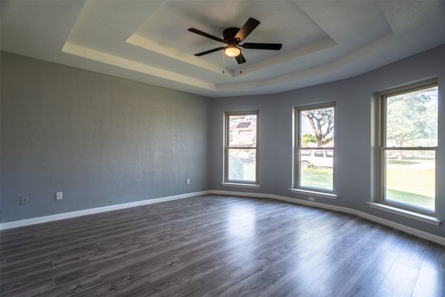 149 Lassetter Drive, Red Oak, TX 75154