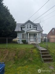 1660 S 42nd Street, Tacoma, WA 98418