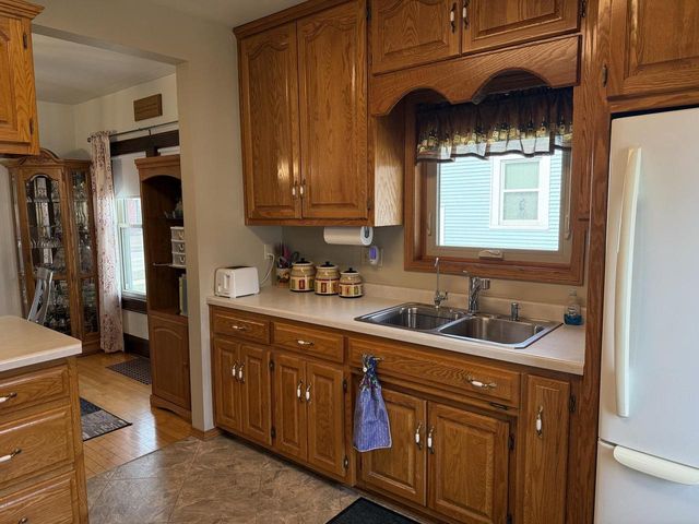 1046 DOUSMAN STREET, Green Bay, WI 54303