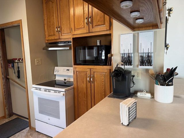 1046 DOUSMAN STREET, Green Bay, WI 54303