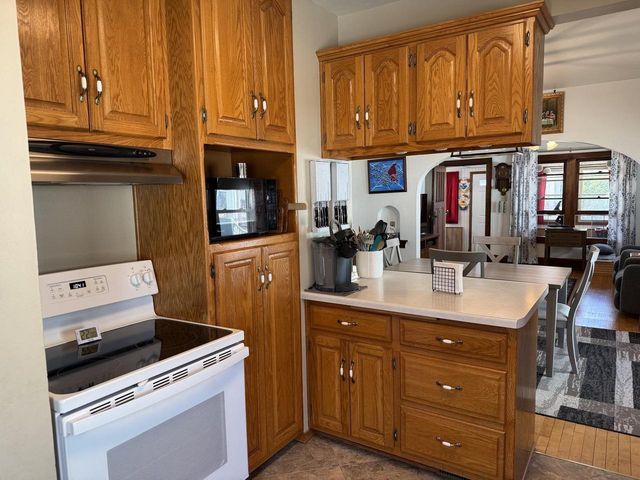 1046 DOUSMAN STREET, Green Bay, WI 54303