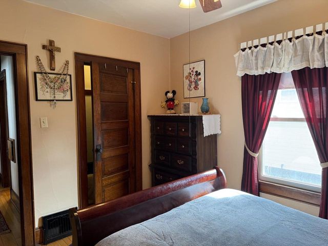 1046 DOUSMAN STREET, Green Bay, WI 54303