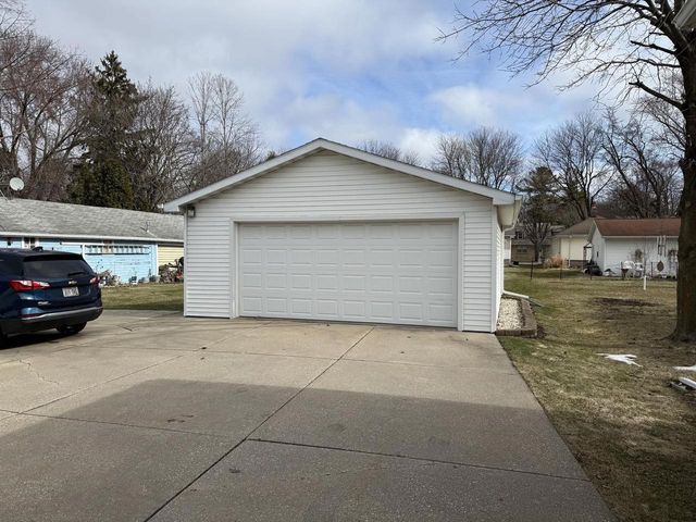 1046 DOUSMAN STREET, Green Bay, WI 54303