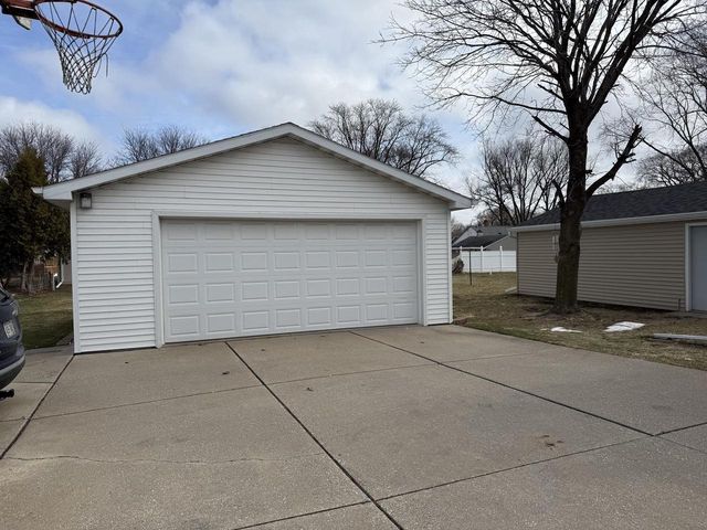 1046 DOUSMAN STREET, Green Bay, WI 54303
