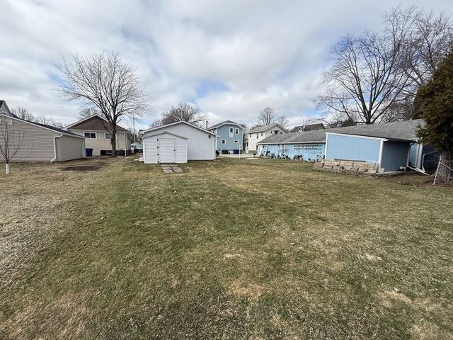 1046 DOUSMAN STREET, Green Bay, WI 54303