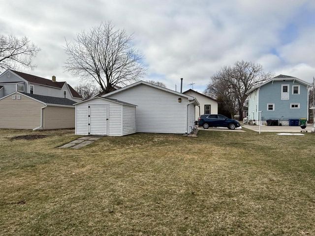 1046 DOUSMAN STREET, Green Bay, WI 54303