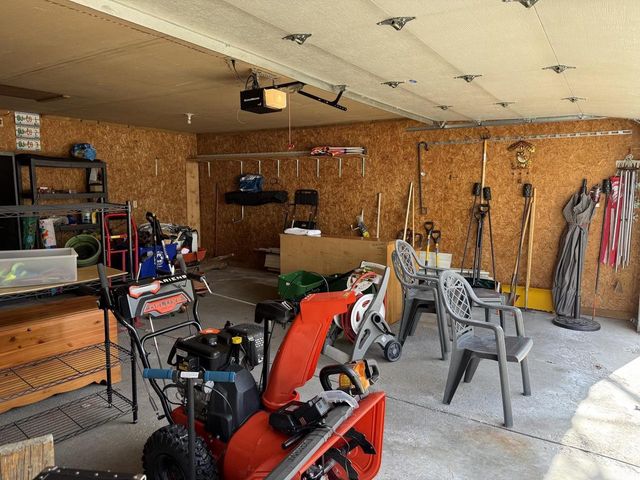 1046 DOUSMAN STREET, Green Bay, WI 54303