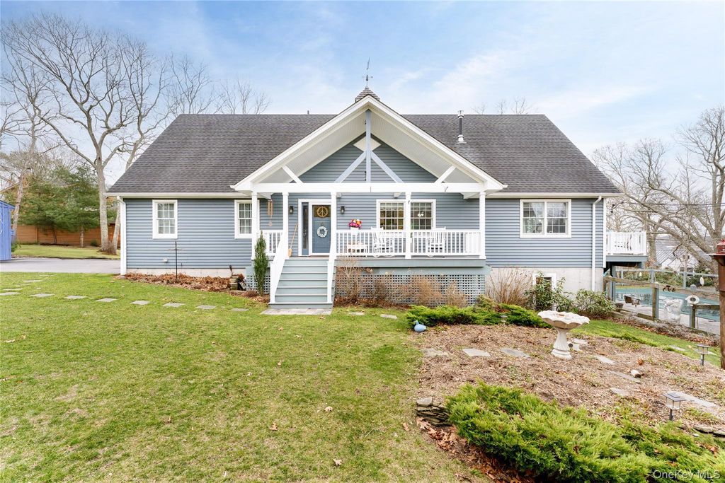 61 Atlantic Avenue, Hampton Bays, NY 11946