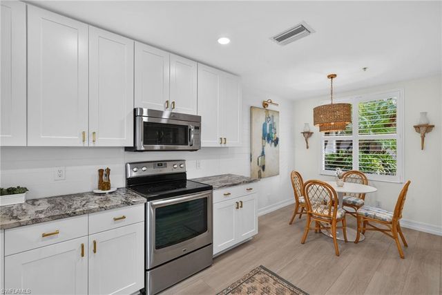 3554 HALDEMAN CREEK DR 111, Naples, FL 34112