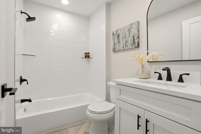 18 OLD MILL RD, Sewell, NJ 08080