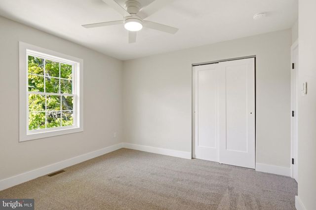 18 OLD MILL RD, Sewell, NJ 08080