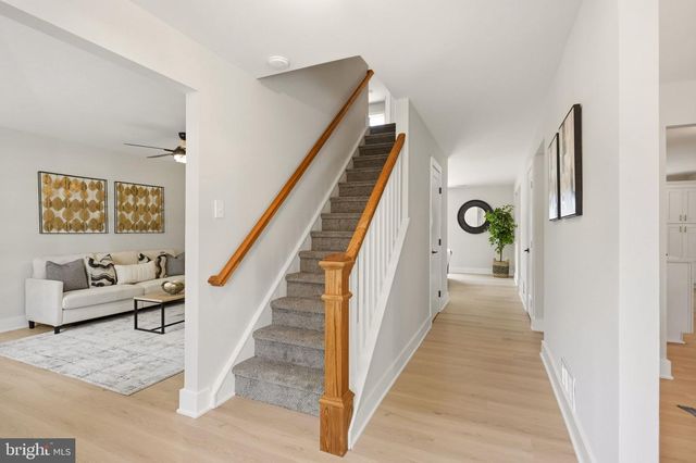 18 OLD MILL RD, Sewell, NJ 08080