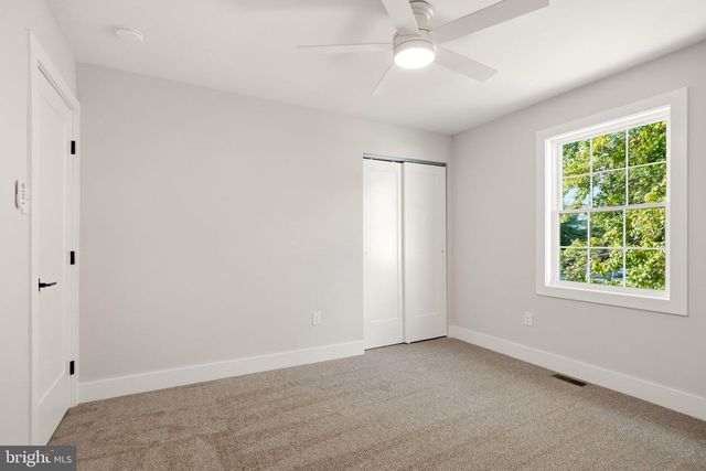 18 OLD MILL RD, Sewell, NJ 08080