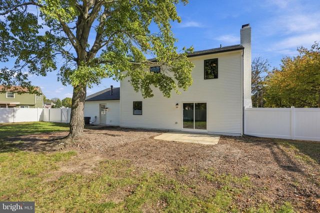 18 OLD MILL RD, Sewell, NJ 08080