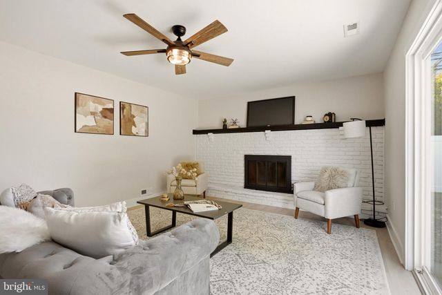 18 OLD MILL RD, Sewell, NJ 08080