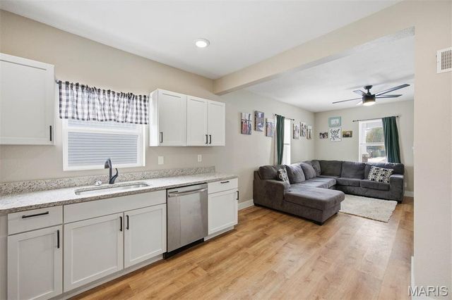 607 Pine Street, Highland, IL 62249