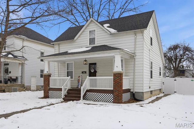 607 Pine Street, Highland, IL 62249