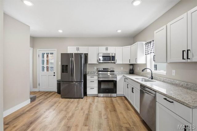 607 Pine Street, Highland, IL 62249