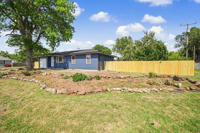 461 S Delaware Ave., Salina, KS 67401