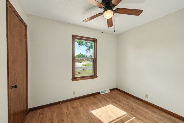461 S Delaware Ave., Salina, KS 67401