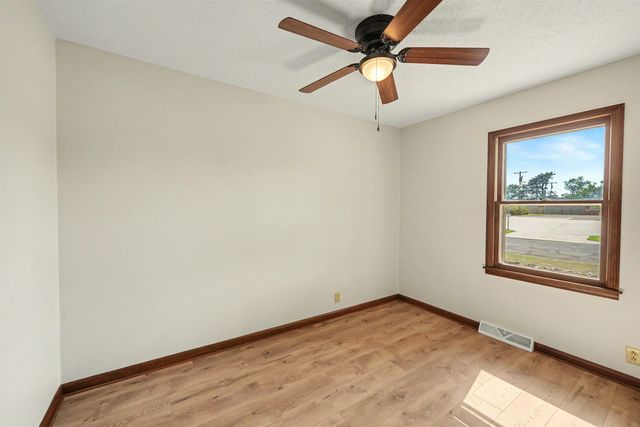461 S Delaware Ave., Salina, KS 67401