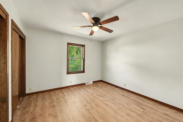 461 S Delaware Ave., Salina, KS 67401