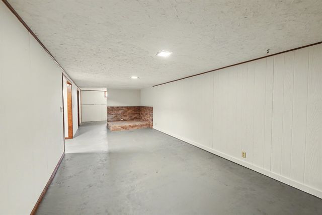 461 S Delaware Ave., Salina, KS 67401