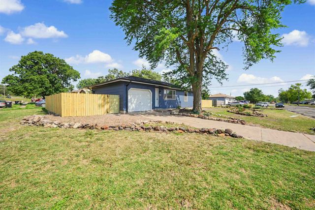 461 S Delaware Ave., Salina, KS 67401