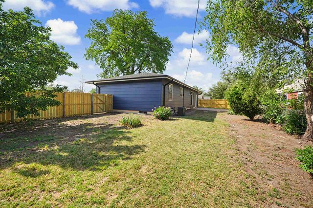 461 S Delaware Ave., Salina, KS 67401