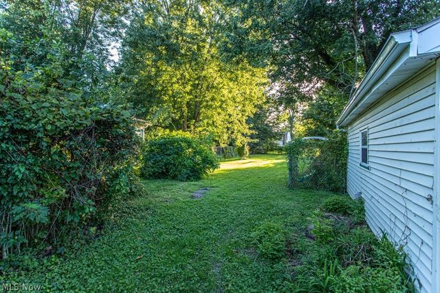 1218 Perkinswood Boulevard, Warren, OH 44484