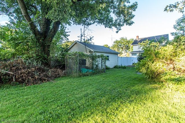 1218 Perkinswood Boulevard, Warren, OH 44484