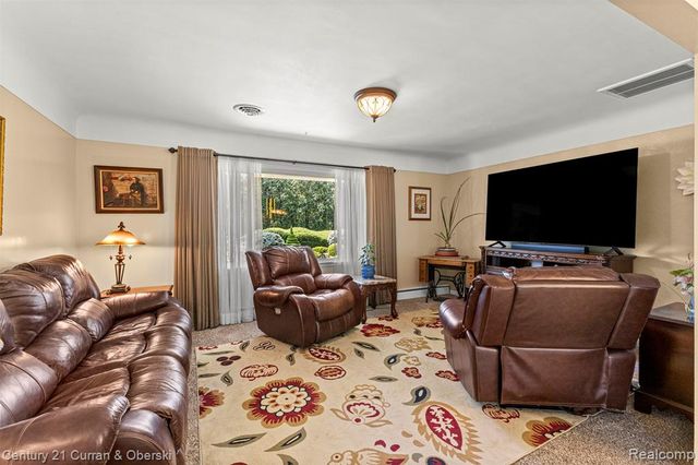 38894 S Huron Road, New Boston, MI 48164