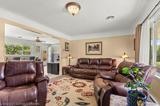 38894 S Huron Road, New Boston, MI 48164