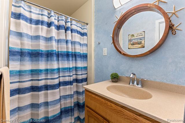 38894 S Huron Road, New Boston, MI 48164