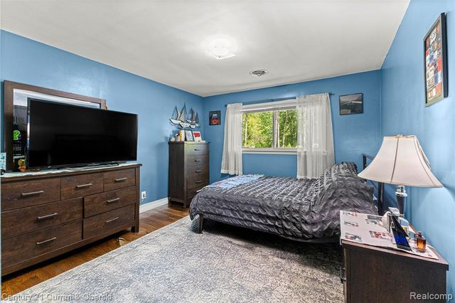 38894 S Huron Road, New Boston, MI 48164