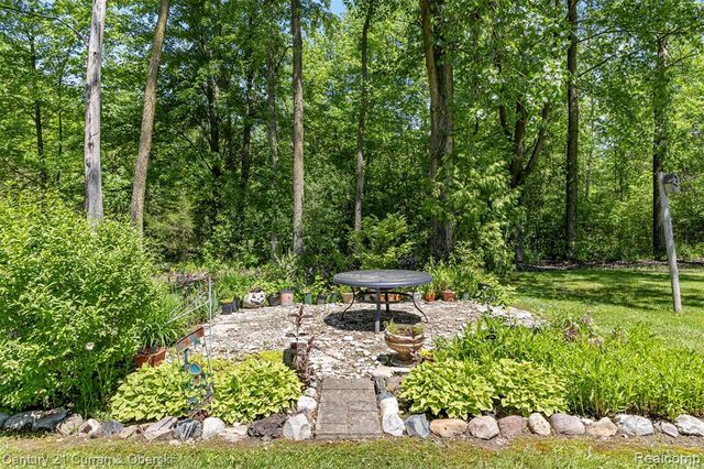 38894 S Huron Road, New Boston, MI 48164