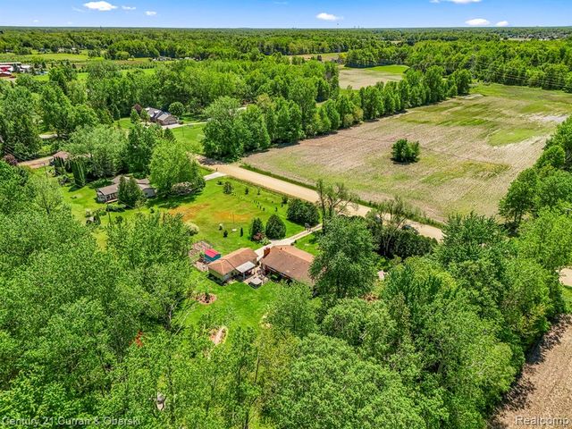 38894 S Huron Road, New Boston, MI 48164
