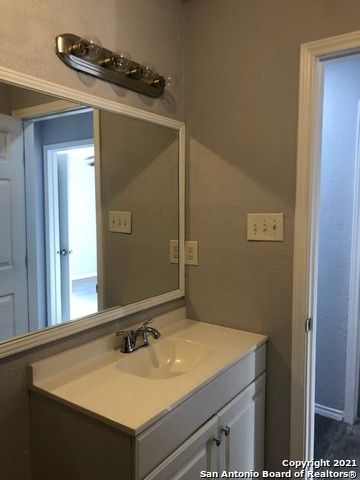 511 sayers, San Antonio, TX 78214