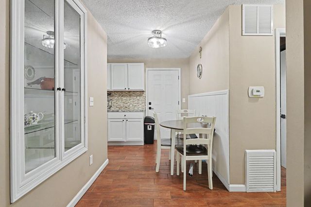 714 W 25th St S, Wichita, KS 67217
