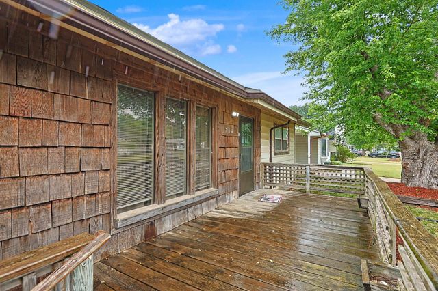 714 W 25th St S, Wichita, KS 67217