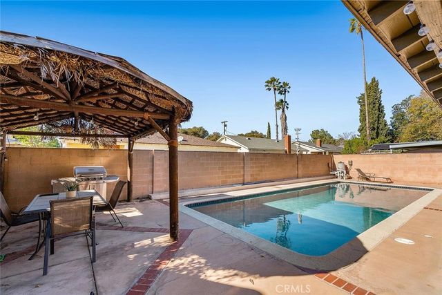 7023 De Celis, Van Nuys, CA 91406