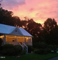 212 S Occoneechee Street, Hillsborough, NC 27278