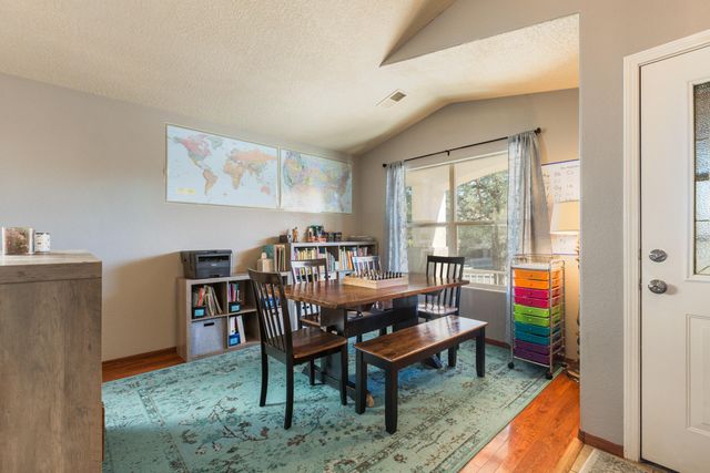 8051 Corn Mountain Place NW, Albuquerque, NM 87114