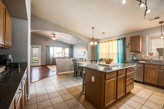 8051 Corn Mountain Place NW, Albuquerque, NM 87114