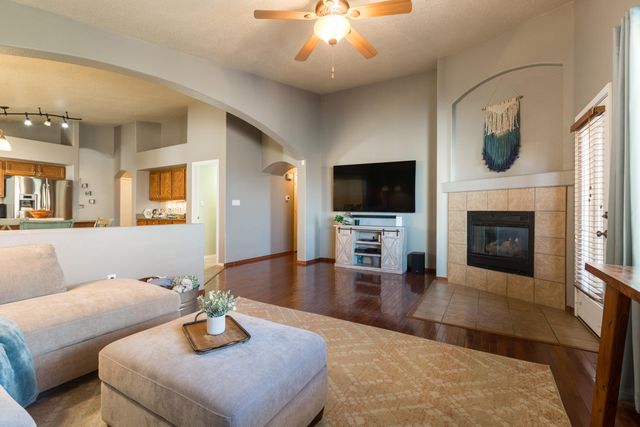 8051 Corn Mountain Place NW, Albuquerque, NM 87114