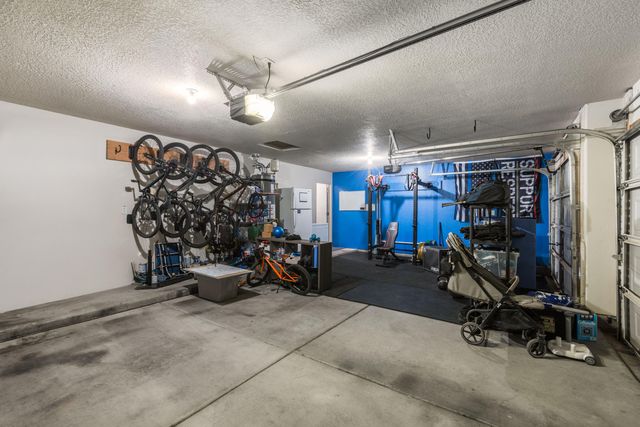 8051 Corn Mountain Place NW, Albuquerque, NM 87114