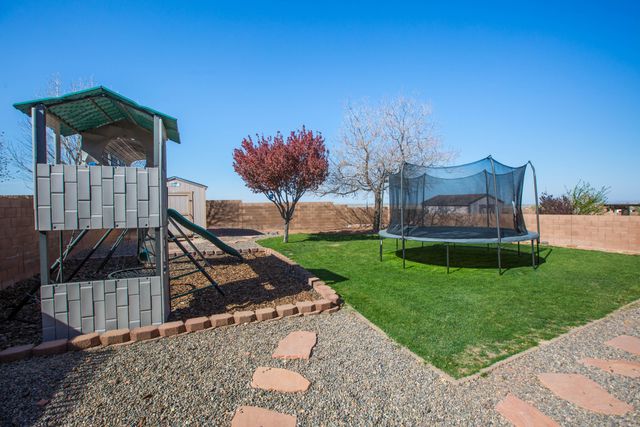 8051 Corn Mountain Place NW, Albuquerque, NM 87114