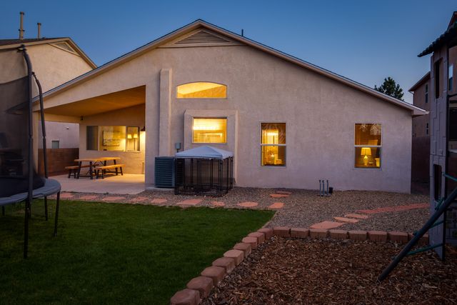 8051 Corn Mountain Place NW, Albuquerque, NM 87114