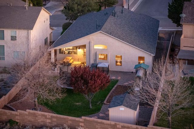 8051 Corn Mountain Place NW, Albuquerque, NM 87114