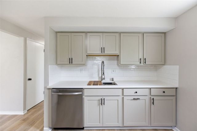 136 Harvard Dr, Penn Hills, PA 15235